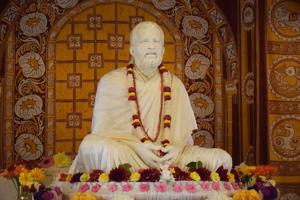 A Day in the Life of Sri Ramakrishna