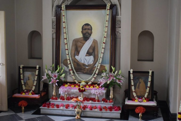 Read more about the article Sri Ramakrishna: A Divine Incarnation